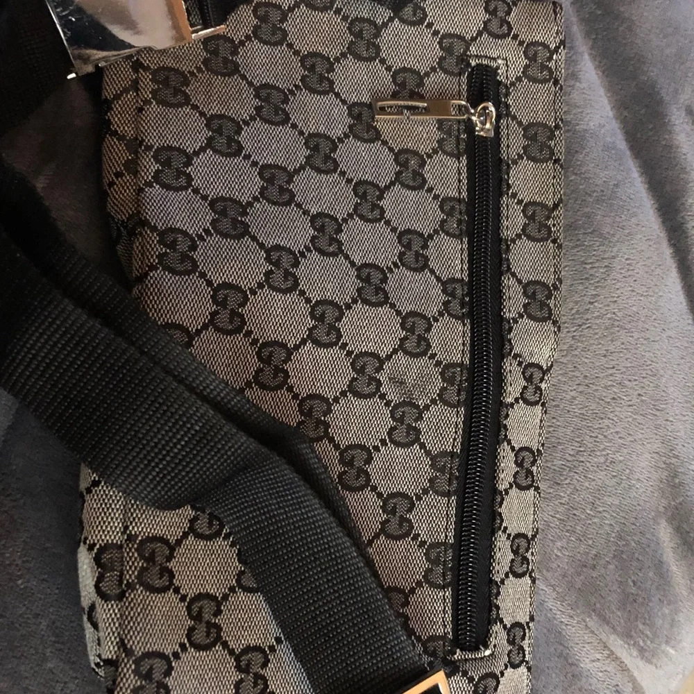 Gucci grey and black Fanny waist Travel Bag - Picture 4 of 5
